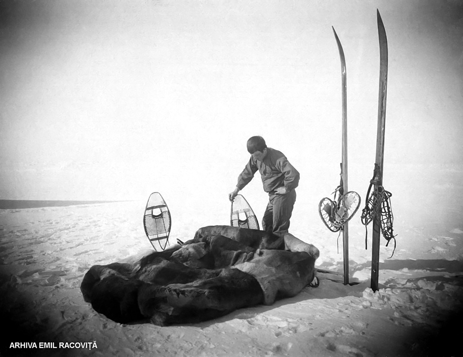 Pregătirea unui bivuac pe gheaţă.