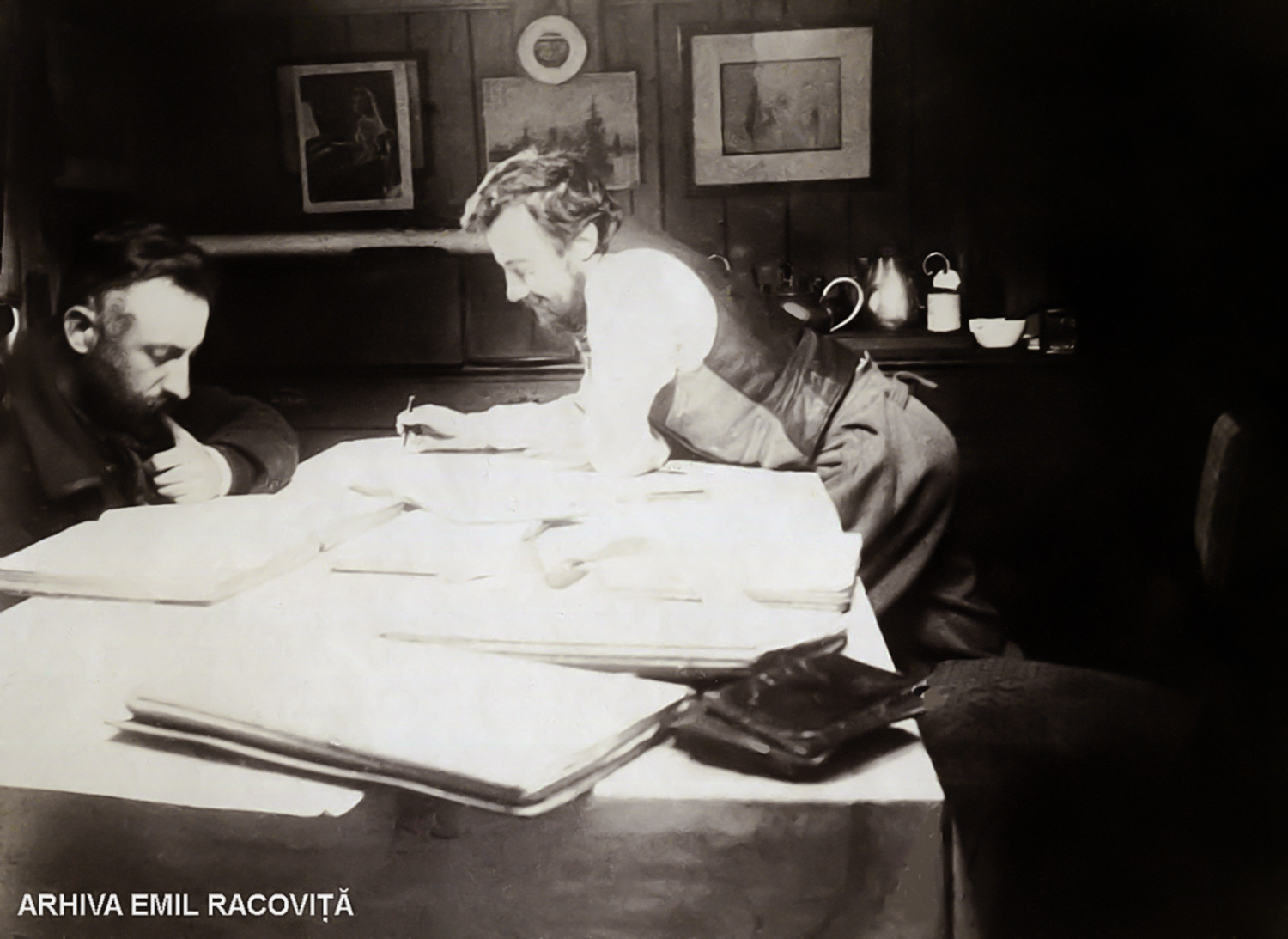 H. Arctowski şi R. Amundsen în careul ofiţerilor (Foto F. Cook, 1899).